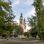 Njegoseva With Big Terrace Apartman