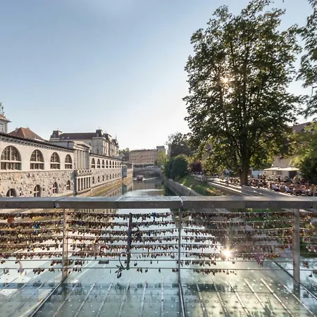 Njegoseva With Big Terrace Apartament *